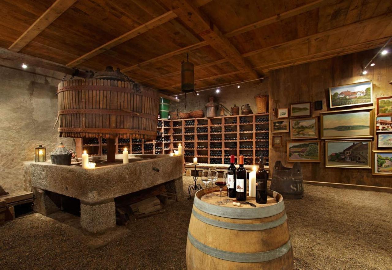 Romantik Hotel De L'Ours Sugiez エクステリア 写真