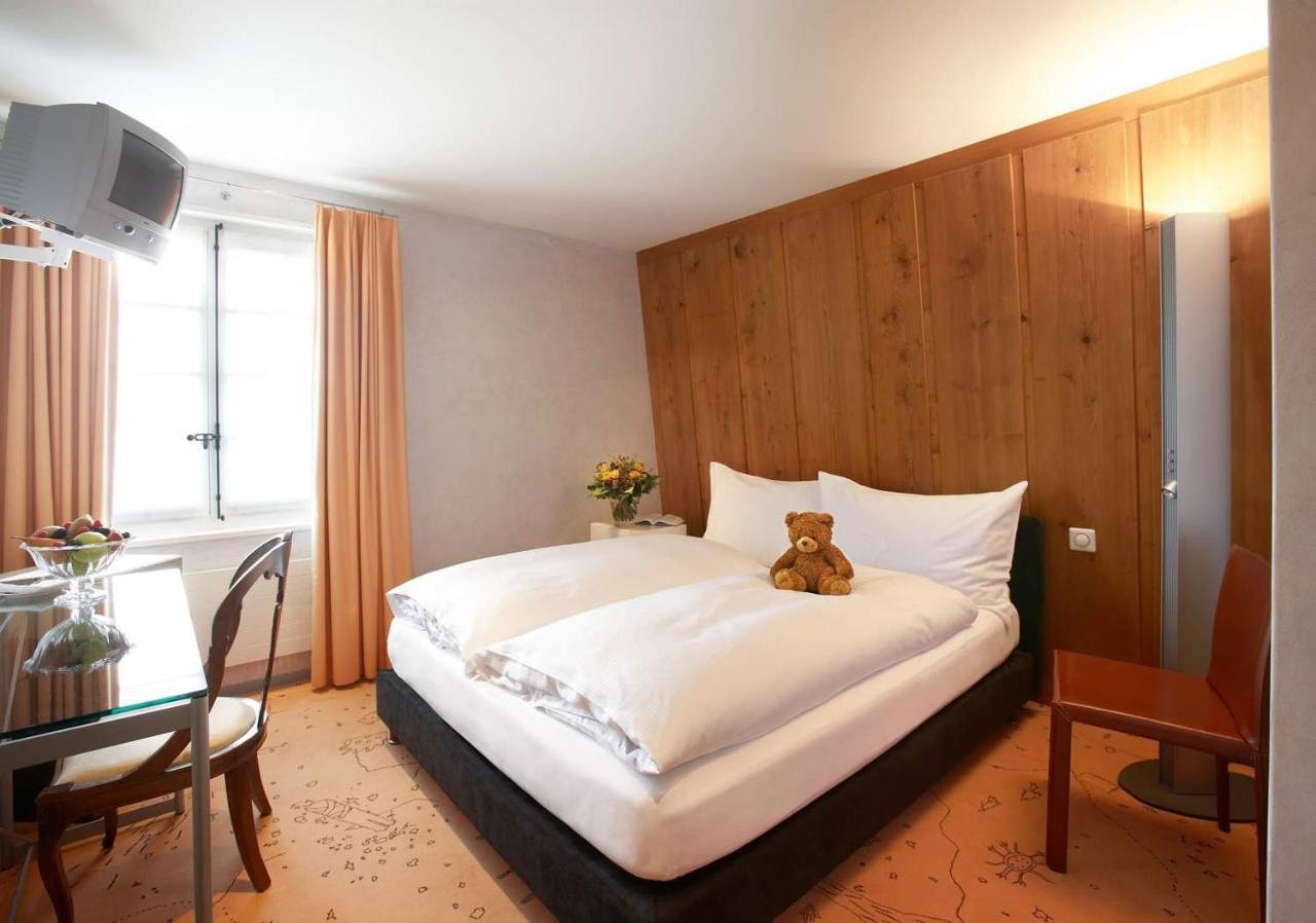 Romantik Hotel De L'Ours Sugiez エクステリア 写真