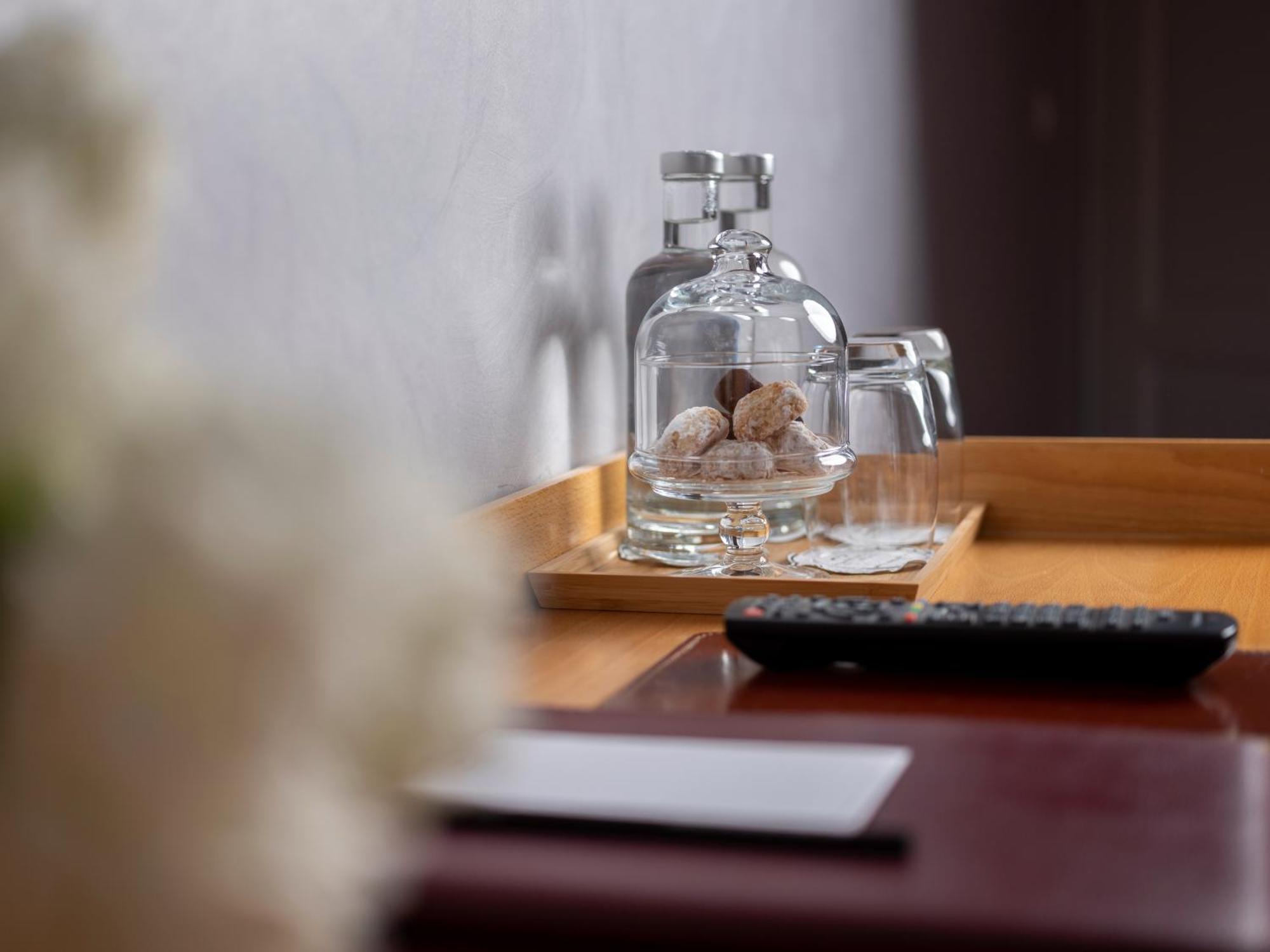 Romantik Hotel De L'Ours Sugiez エクステリア 写真