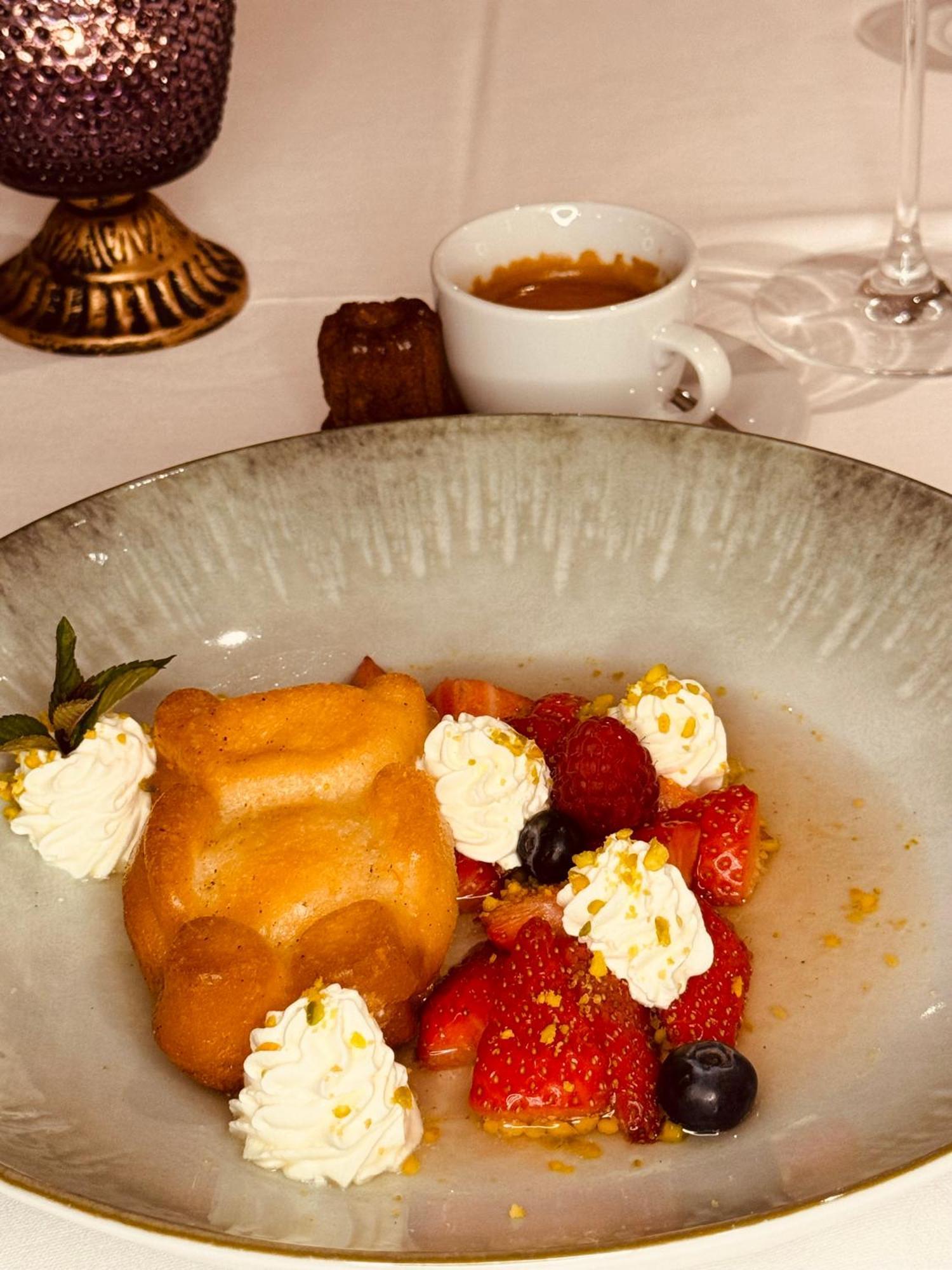 Romantik Hotel De L'Ours Sugiez エクステリア 写真